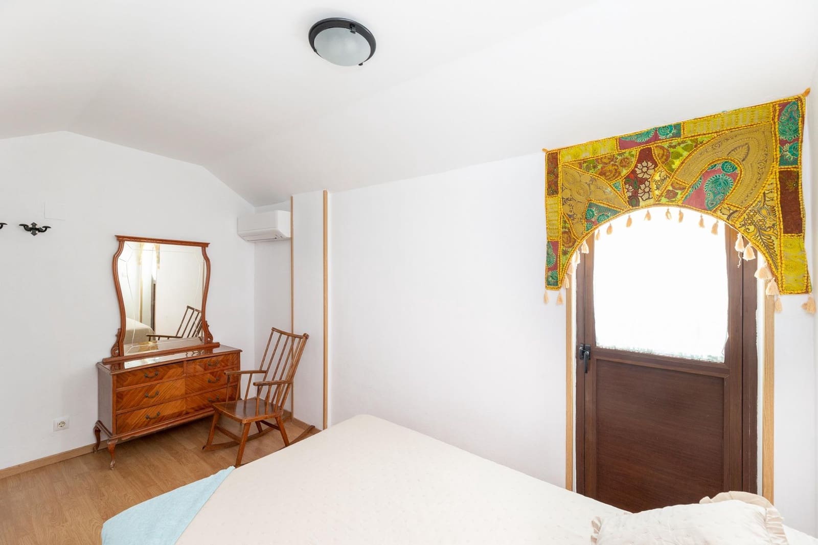 2 bedroom Terraced Villa for rent in Granada city - € 990 (Ref: 9291474)