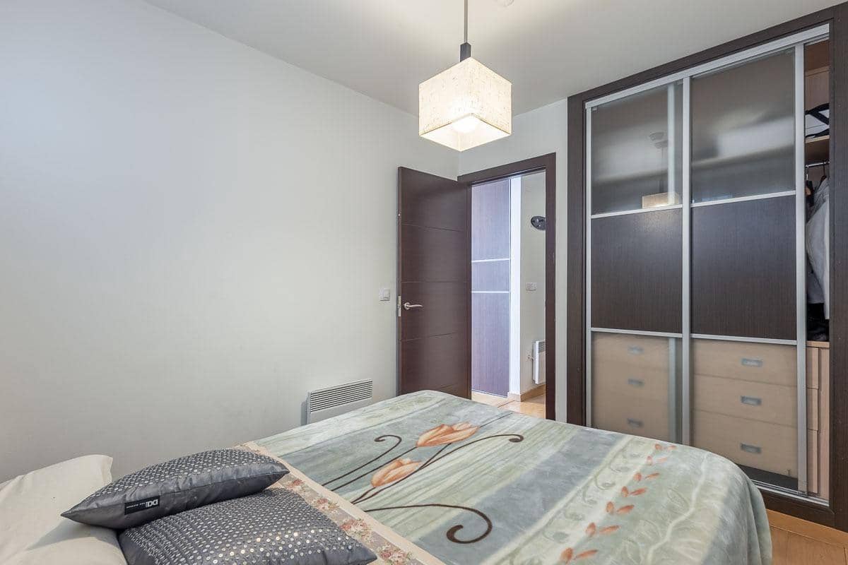 Piso de 2 habitaciones en Sierra Nevada en venta - 240.000 € (Ref: 9296786)