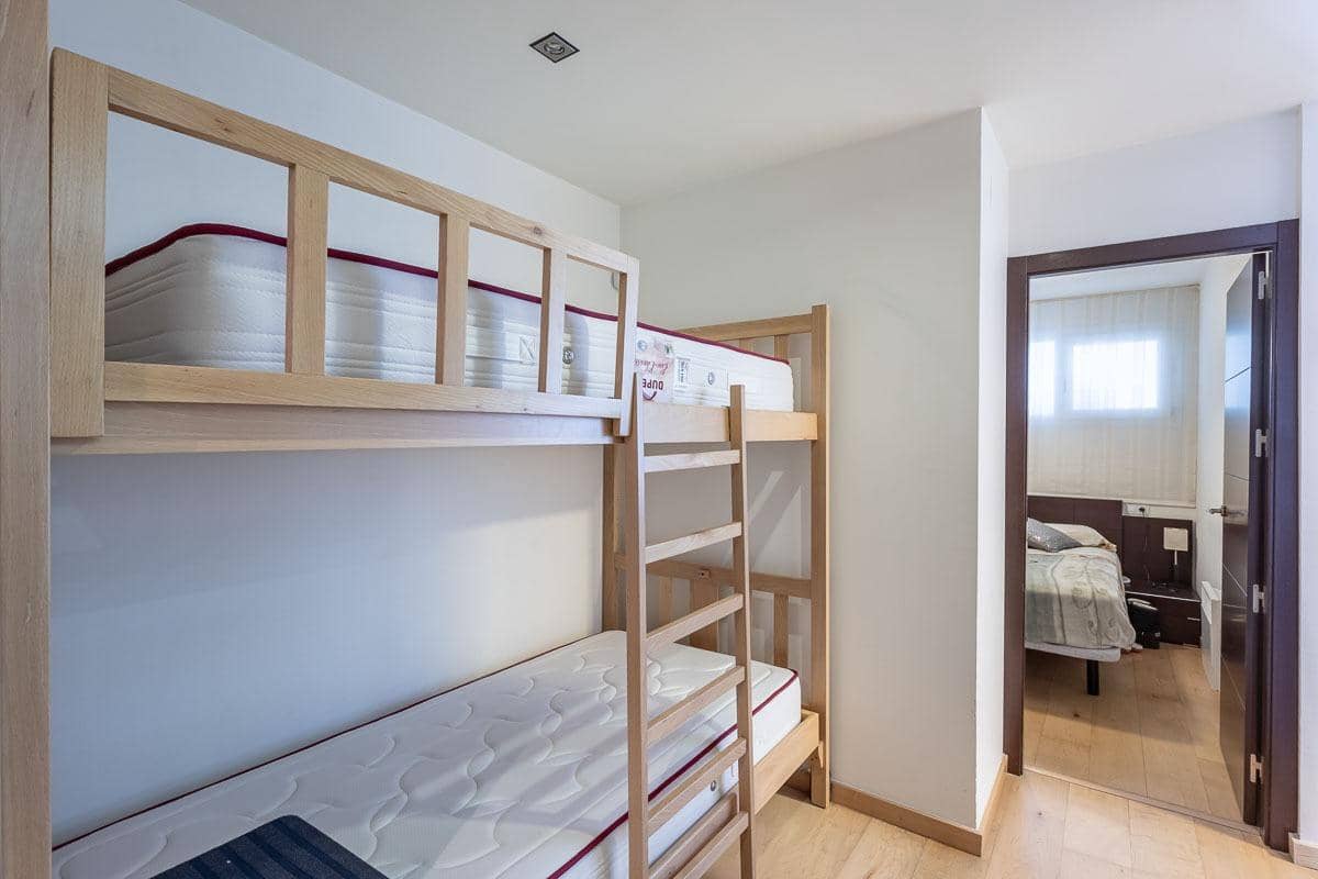 Piso de 2 habitaciones en Sierra Nevada en venta - 240.000 € (Ref: 9296786)