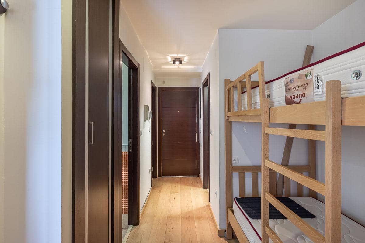 Piso de 2 habitaciones en Sierra Nevada en venta - 240.000 € (Ref: 9296786)