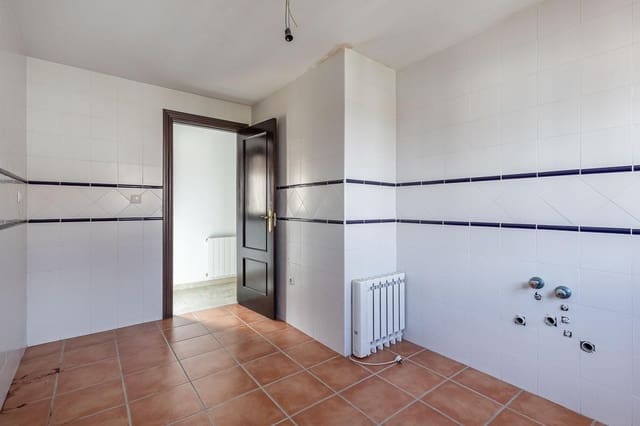 2 Zimmer Wohnung zu verkaufen in La Zubia mit Garage - 155.000 € (Ref: 9296787)