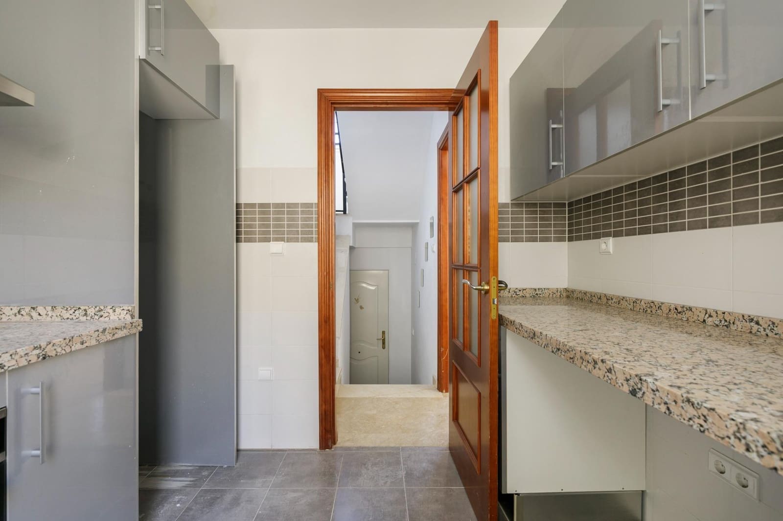 3 soveværelse Rækkehus til salg i Guevejar med garage - € 165.000 (Ref: 9300970)