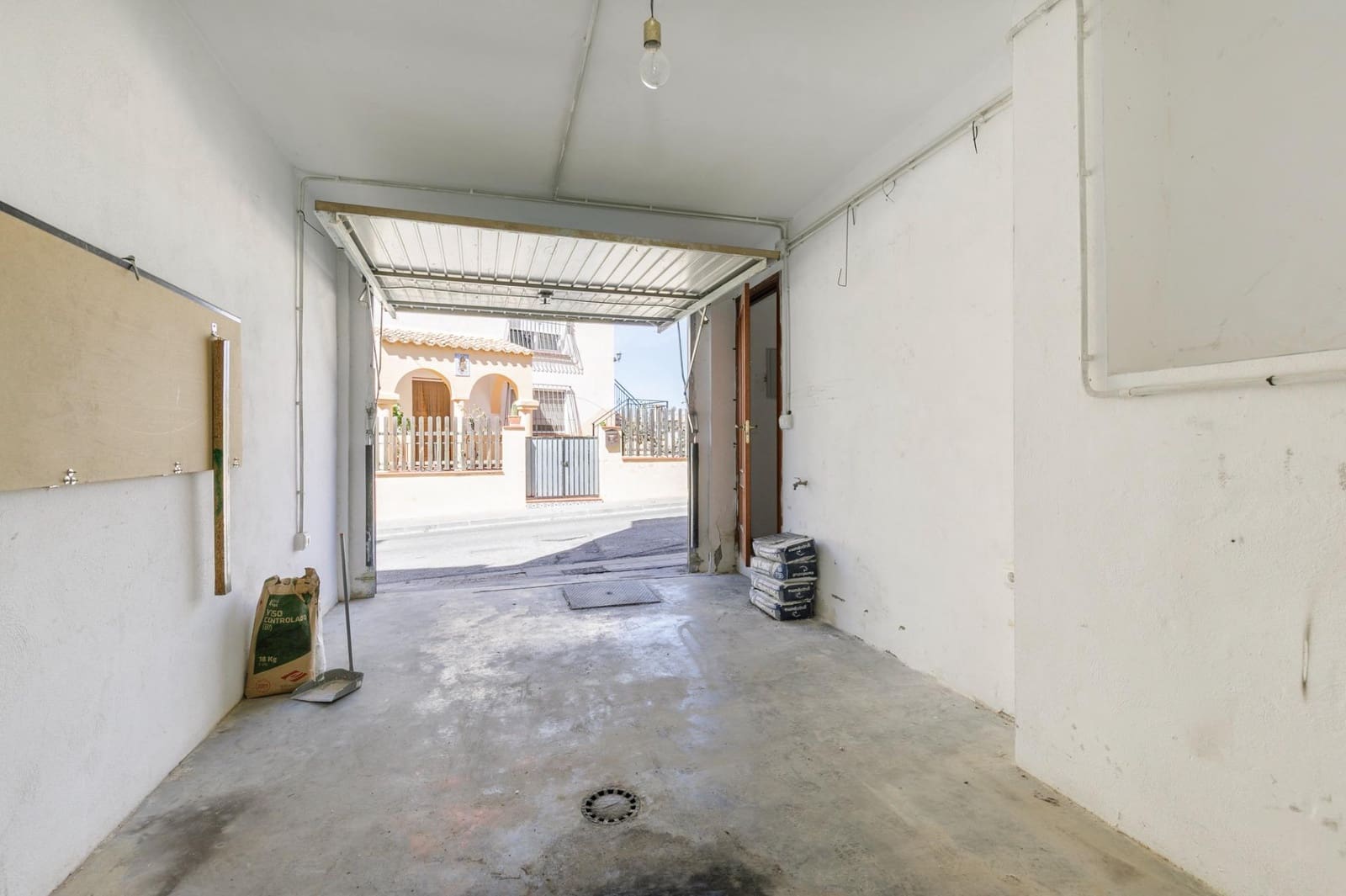 3 soveværelse Rækkehus til salg i Guevejar med garage - € 165.000 (Ref: 9300970)