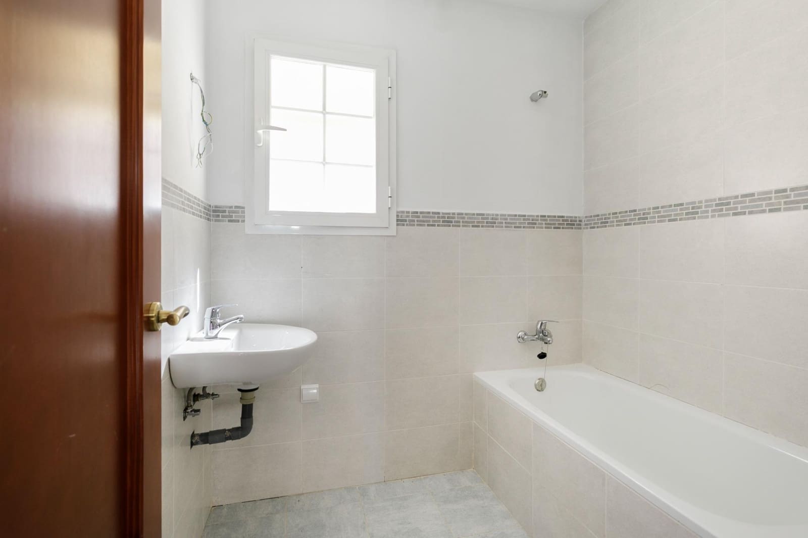 3 soveværelse Rækkehus til salg i Guevejar med garage - € 165.000 (Ref: 9300970)