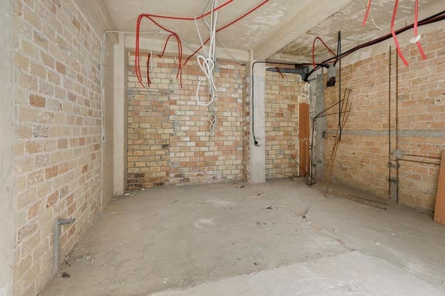 Komercyjne na sprzedaż w Camino de Ronda - Rosaleda, Miasto Grenada - 65 000 € (Ref: 9300975)