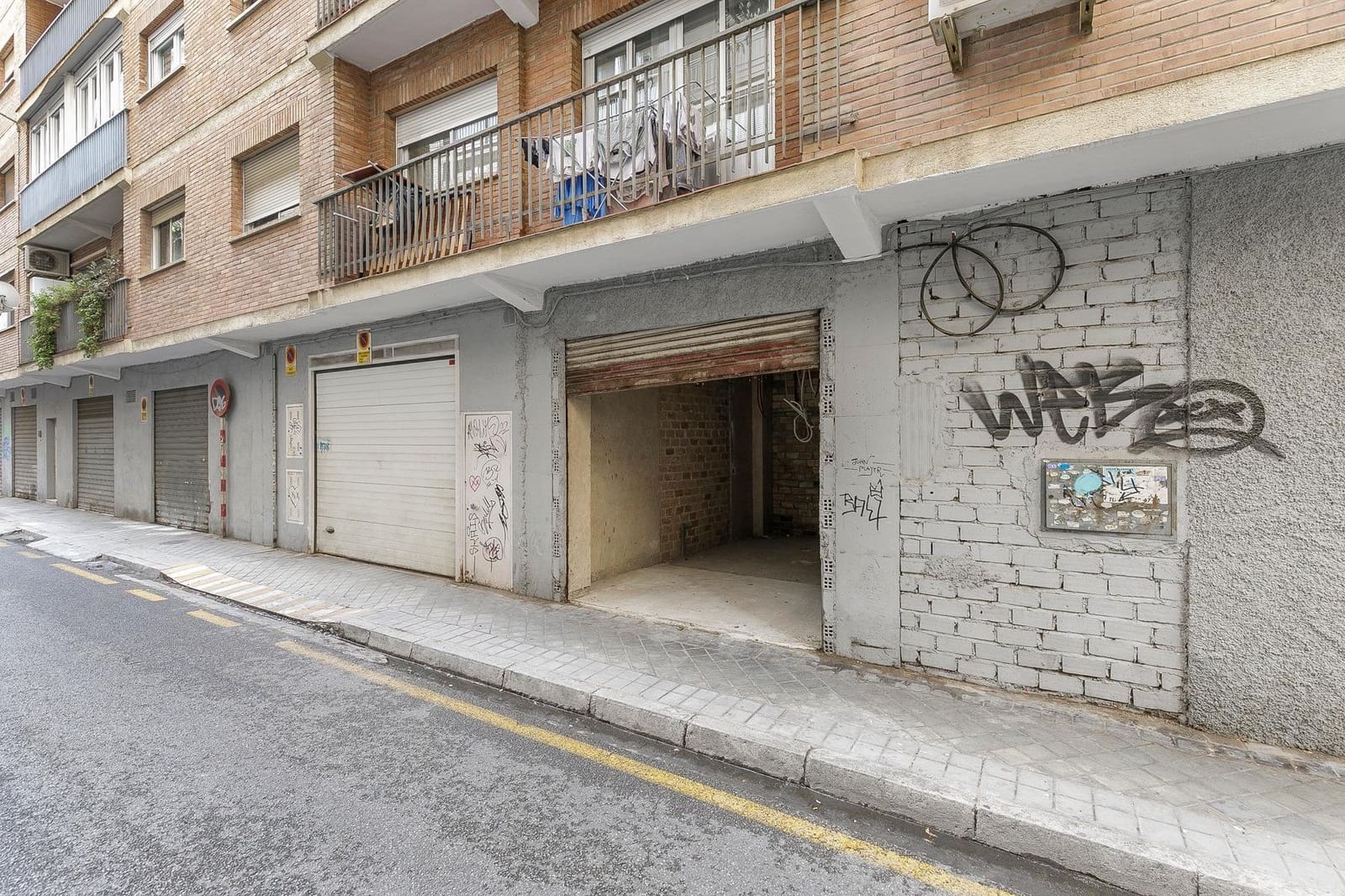 Kommersiell til salgs i Granada by - € 65 000 (Ref: 9300975)