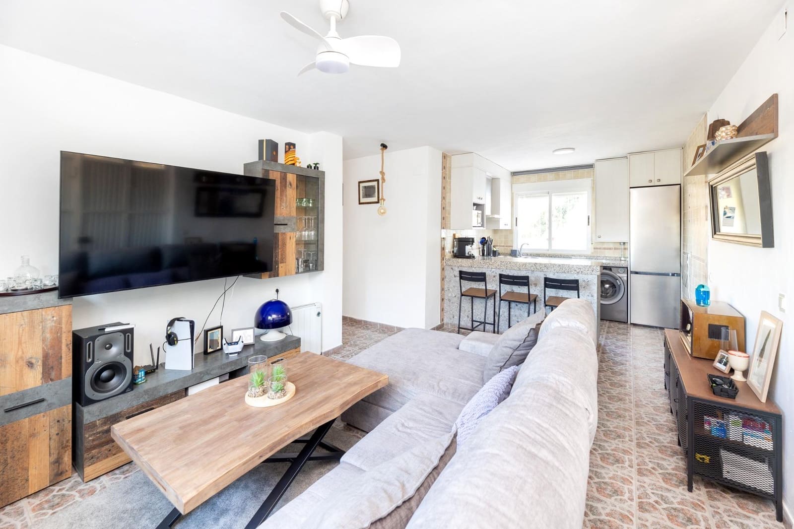 5 soverom Villa til salgs i Cogollos Vega med svømmebasseng garasje - € 290 000 (Ref: 9300976)