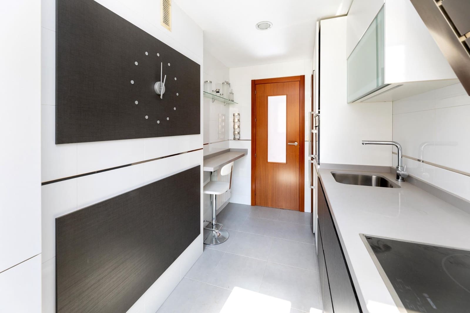 3 sypialnia Mieszkanie na sprzedaż w Miasto Grenada z basenem garażem - 369 900 € (Ref: 9300978)