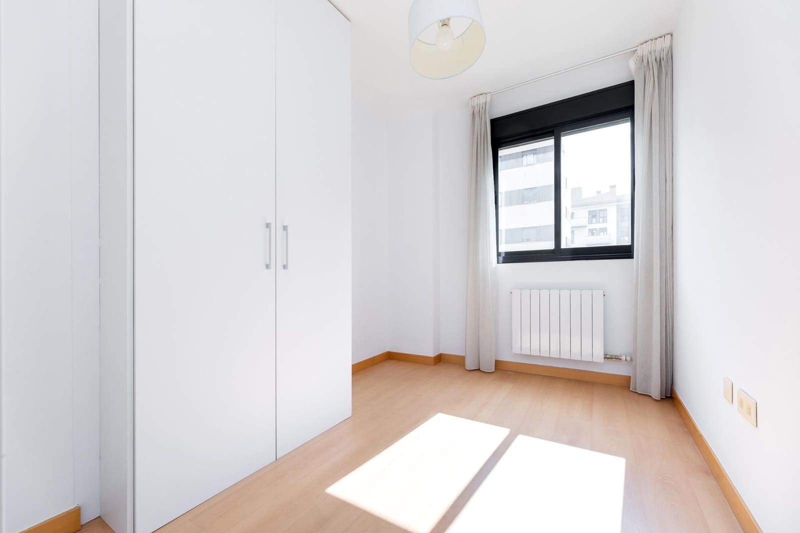 3 sypialnia Mieszkanie na sprzedaż w Miasto Grenada z basenem garażem - 369 900 € (Ref: 9300978)