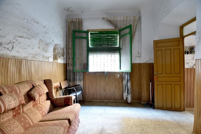 12 slaapkamer Rijtjeshuis te koop in Lanjarón - € 125.000 (Ref: 9311101)