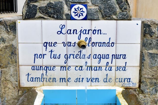 12 slaapkamer Rijtjeshuis te koop in Lanjarón - € 125.000 (Ref: 9311101)