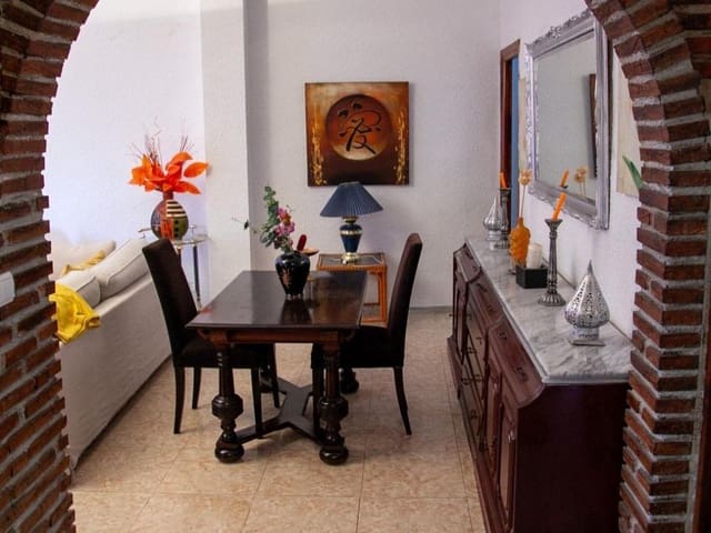 3 sypialnia Mieszkanie na sprzedaż w Baza - 73 900 € (Ref: 9311103)