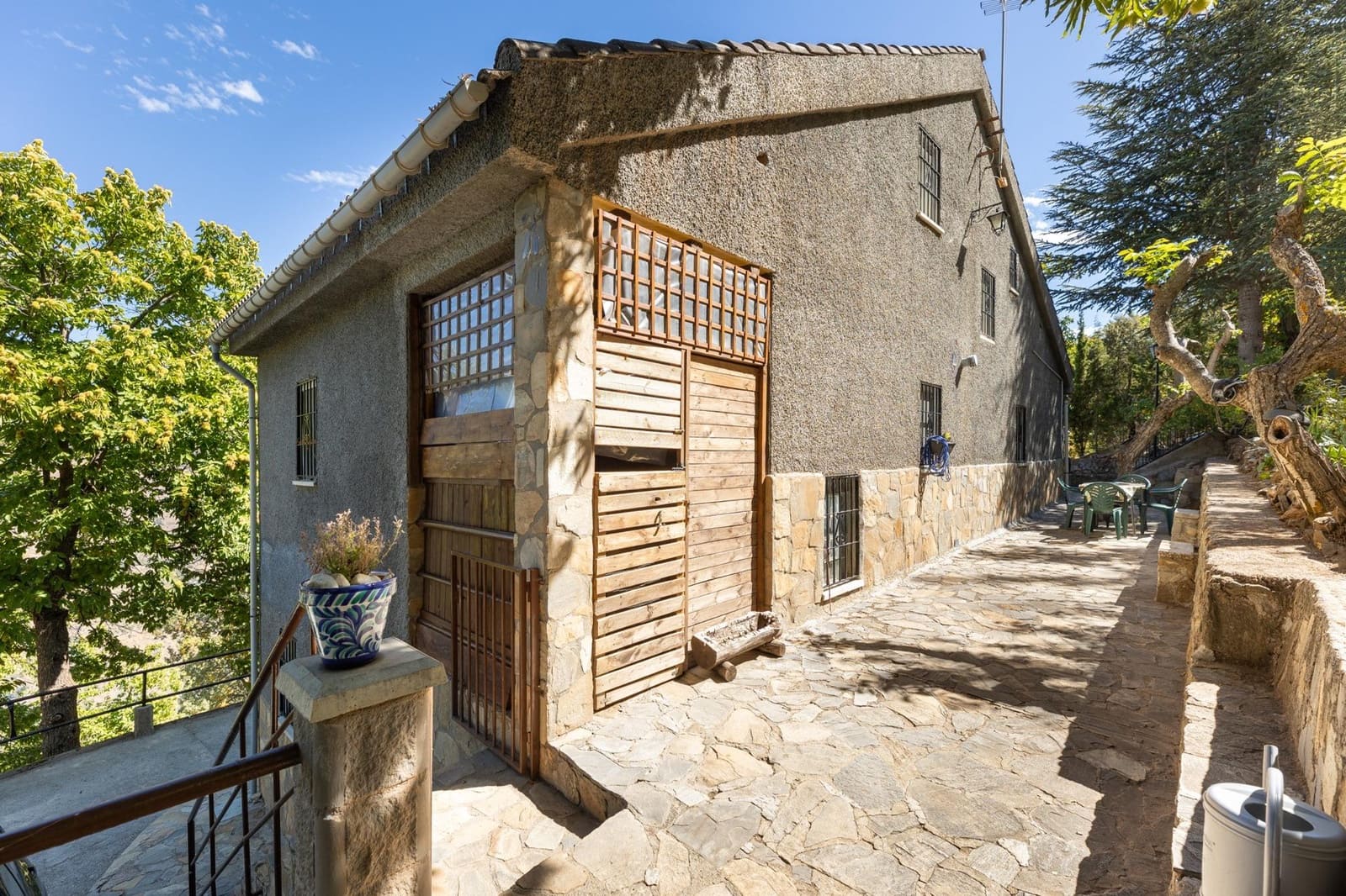 6 soveværelse Finca/Landehus til salg i Guejar Sierra med garage - € 439.000 (Ref: 9311104)