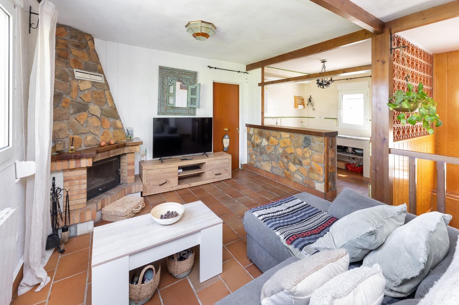 6 soveværelse Finca/Landehus til salg i Guejar Sierra med garage - € 439.000 (Ref: 9311104)