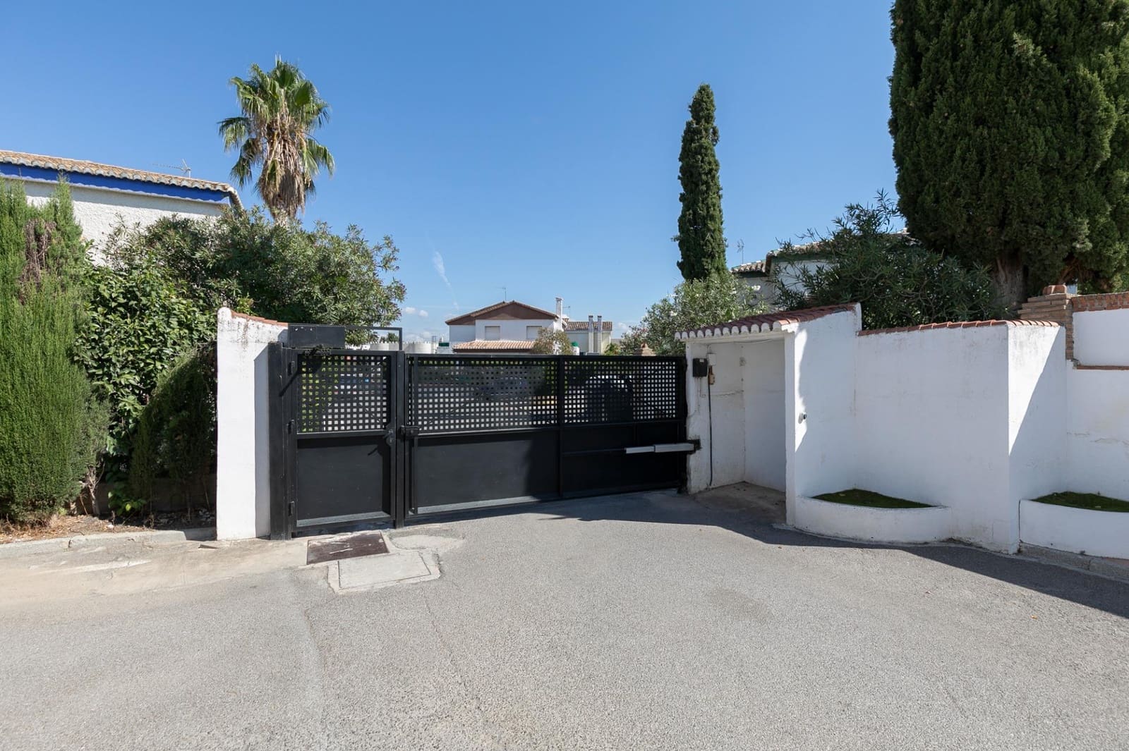 4 Zimmer Villa zu verkaufen in Ogijares mit Pool Garage - 325.000 € (Ref: 9311109)