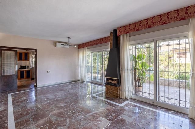 3 slaapkamer Villa te koop in La Zubia met zwembad garage - € 330.000 (Ref: 9311110)