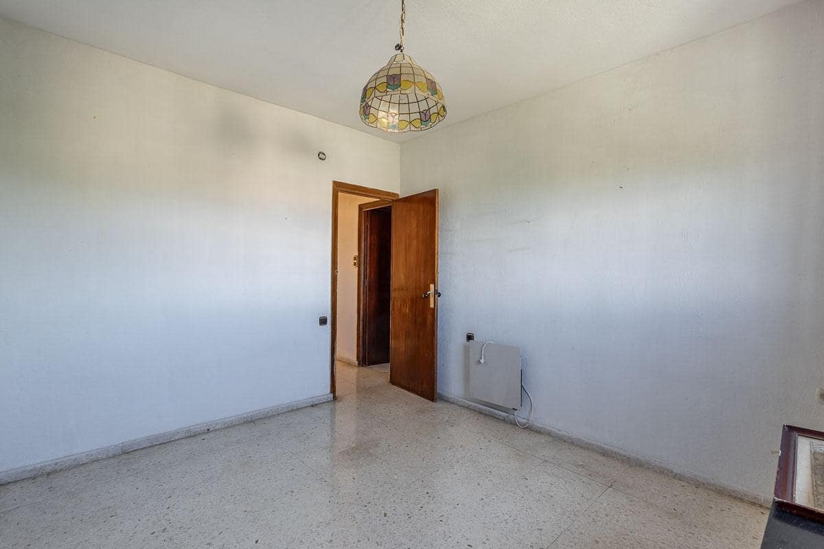 3 slaapkamer Villa te koop in La Zubia met zwembad garage - € 330.000 (Ref: 9311110)