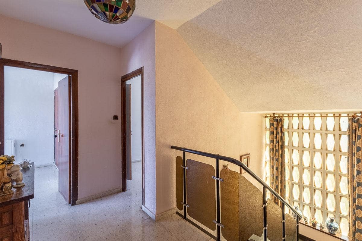 3 slaapkamer Villa te koop in La Zubia met zwembad garage - € 330.000 (Ref: 9311110)