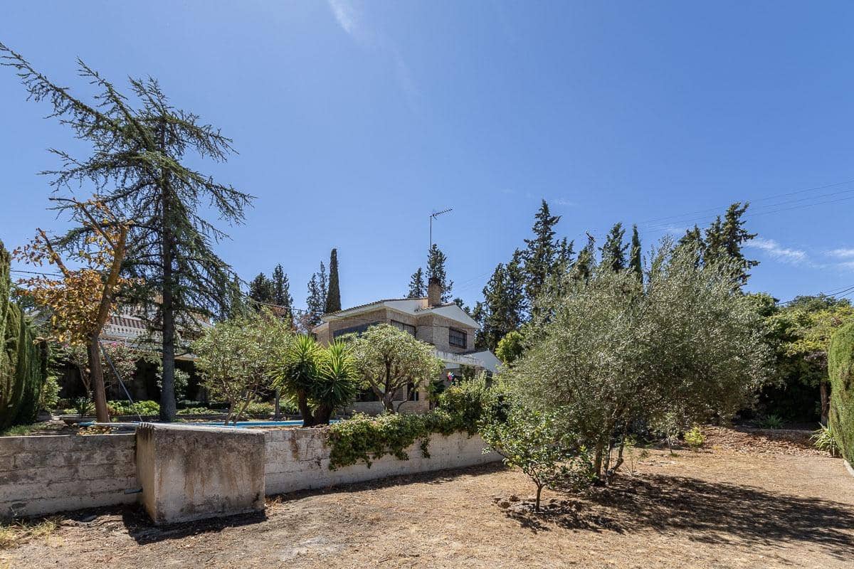 3 slaapkamer Villa te koop in La Zubia met zwembad garage - € 330.000 (Ref: 9311110)