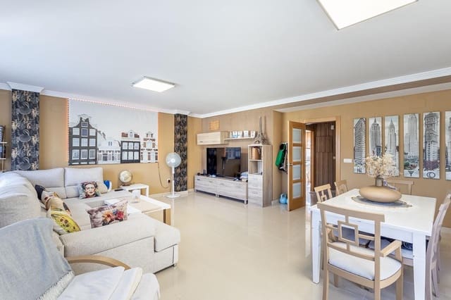 4 soveværelse Villa til salg i Huétor Vega med swimmingpool - € 445.000 (Ref: 9311114)