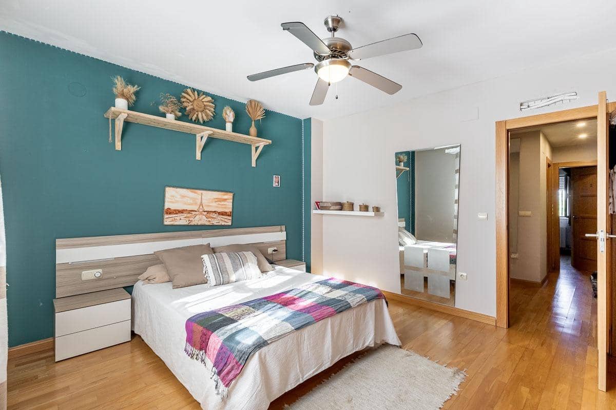 4 sypialnia Willa na sprzedaż w Huetor Vega z basenem - 445 000 € (Ref: 9311114)