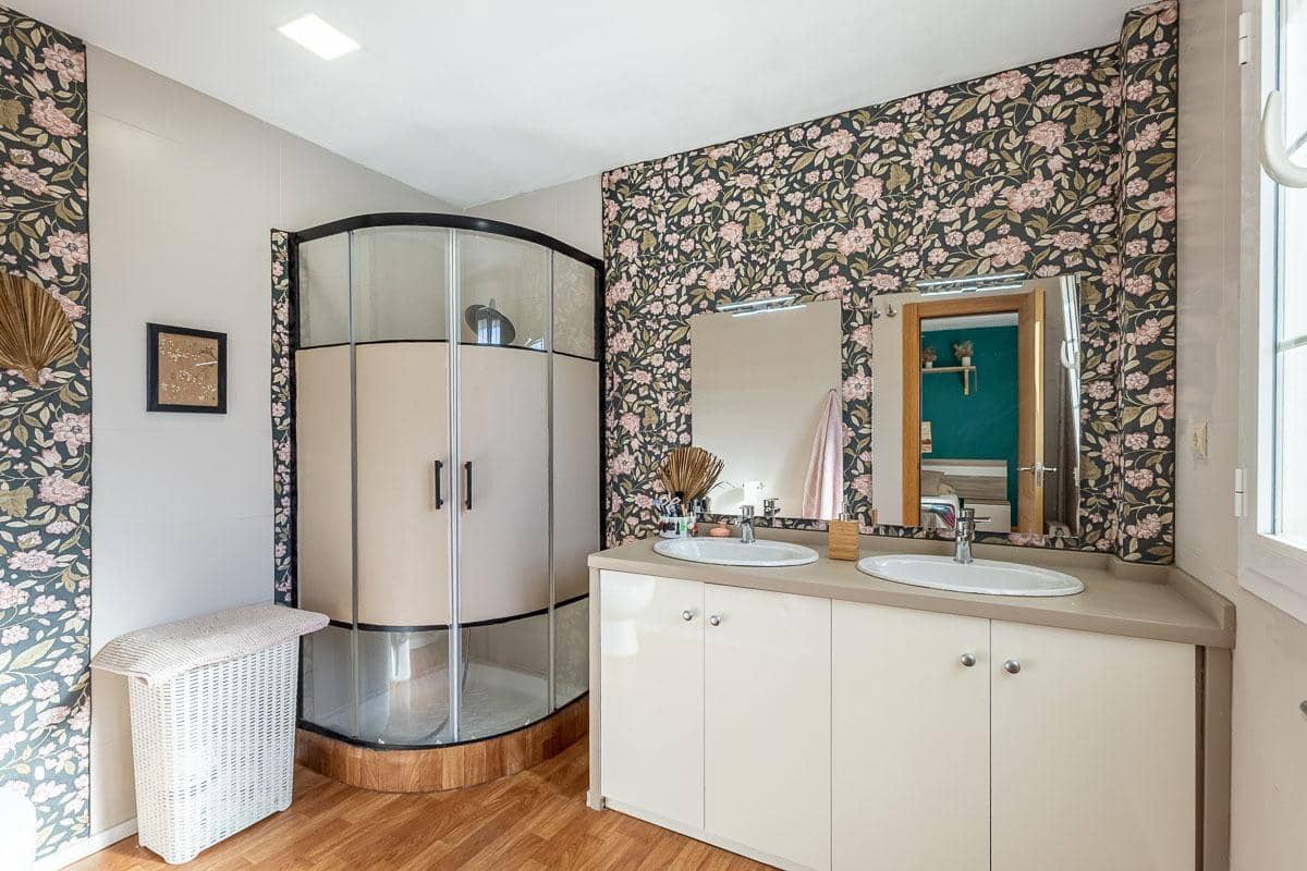 4 sypialnia Willa na sprzedaż w Huetor Vega z basenem - 445 000 € (Ref: 9311114)