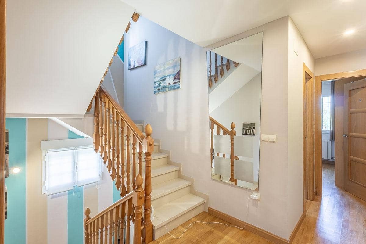 4 sypialnia Willa na sprzedaż w Huetor Vega z basenem - 445 000 € (Ref: 9311114)