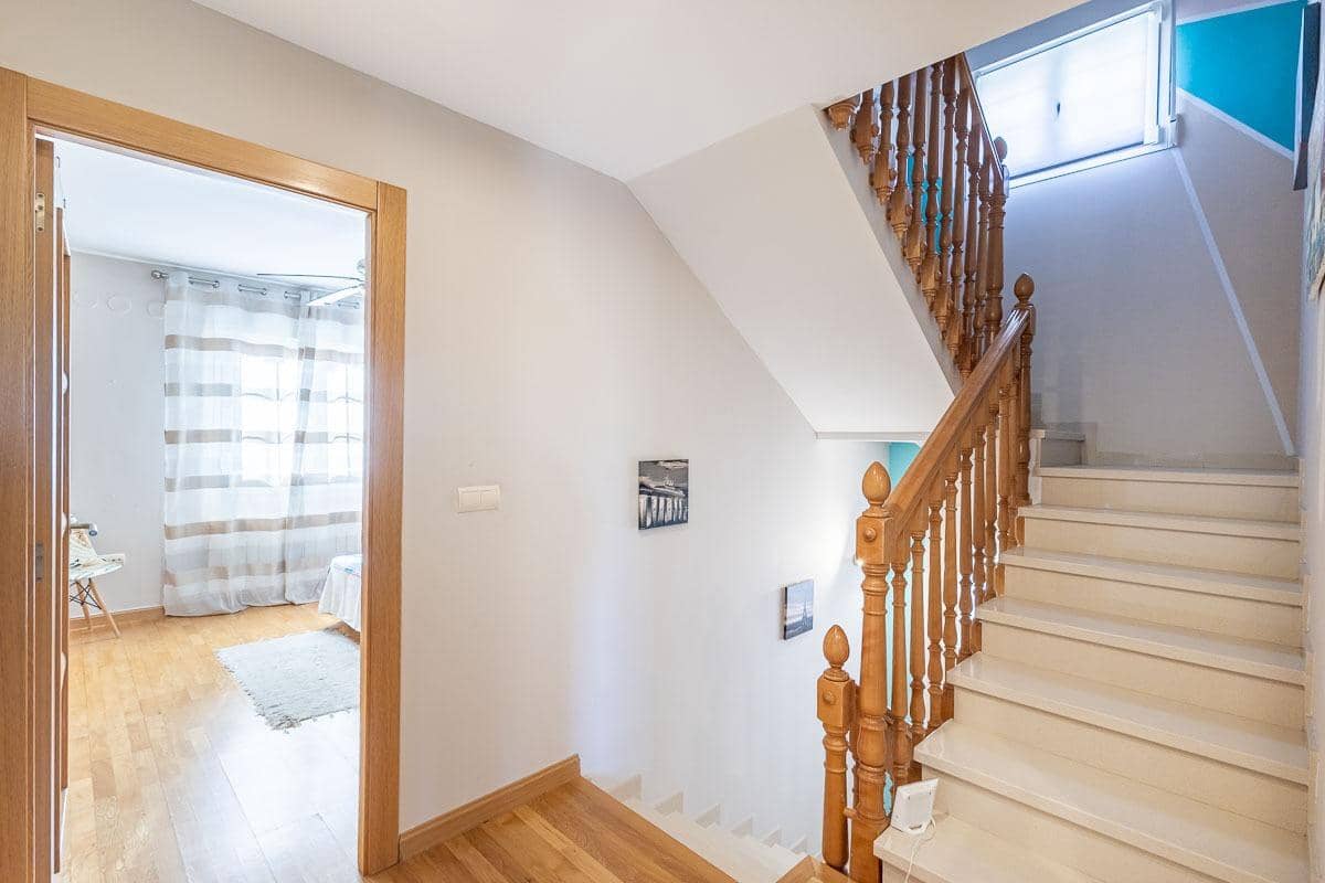 4 sypialnia Willa na sprzedaż w Huetor Vega z basenem - 445 000 € (Ref: 9311114)