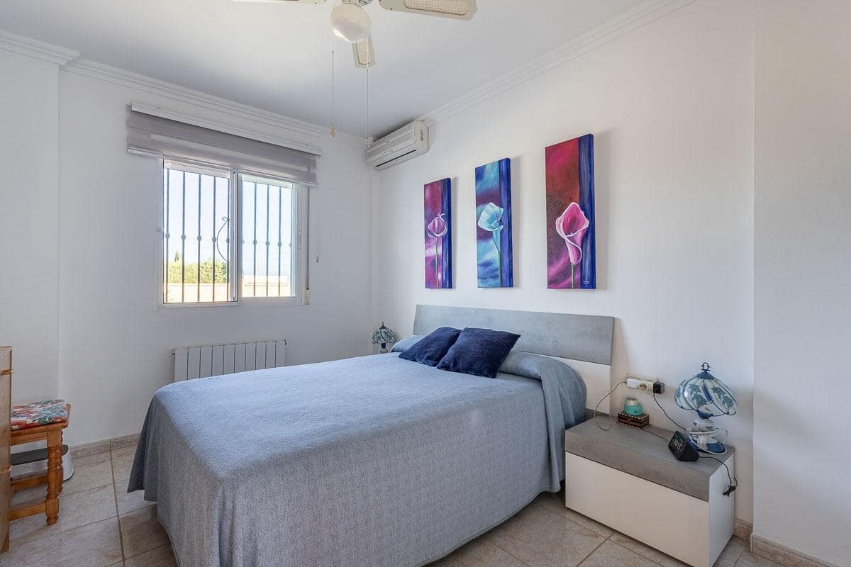 4 soveværelse Villa til salg i Moraleda de Zafayona med swimmingpool garage - € 279.000 (Ref: 9318031)