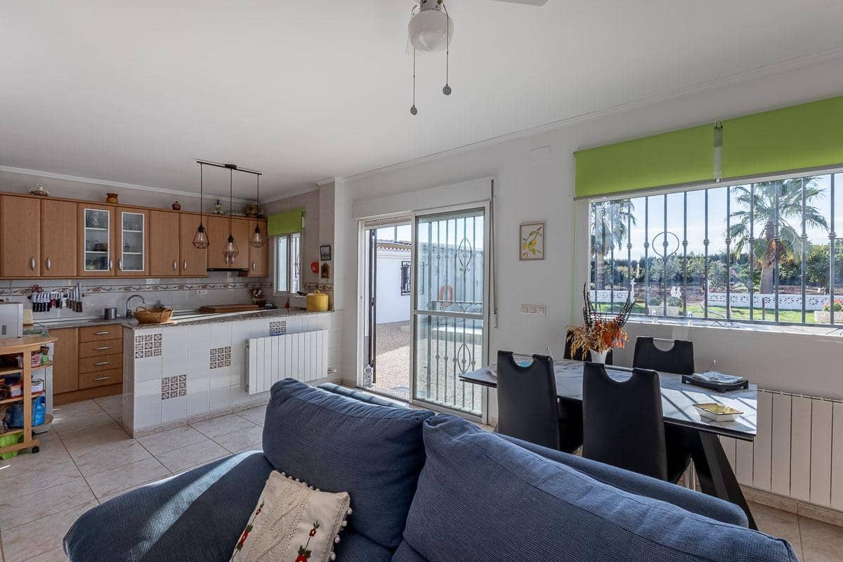 4 soveværelse Villa til salg i Moraleda de Zafayona med swimmingpool garage - € 279.000 (Ref: 9318031)