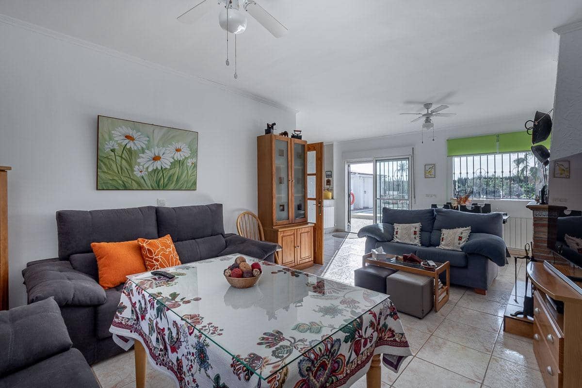 4 soveværelse Villa til salg i Moraleda de Zafayona med swimmingpool garage - € 279.000 (Ref: 9318031)