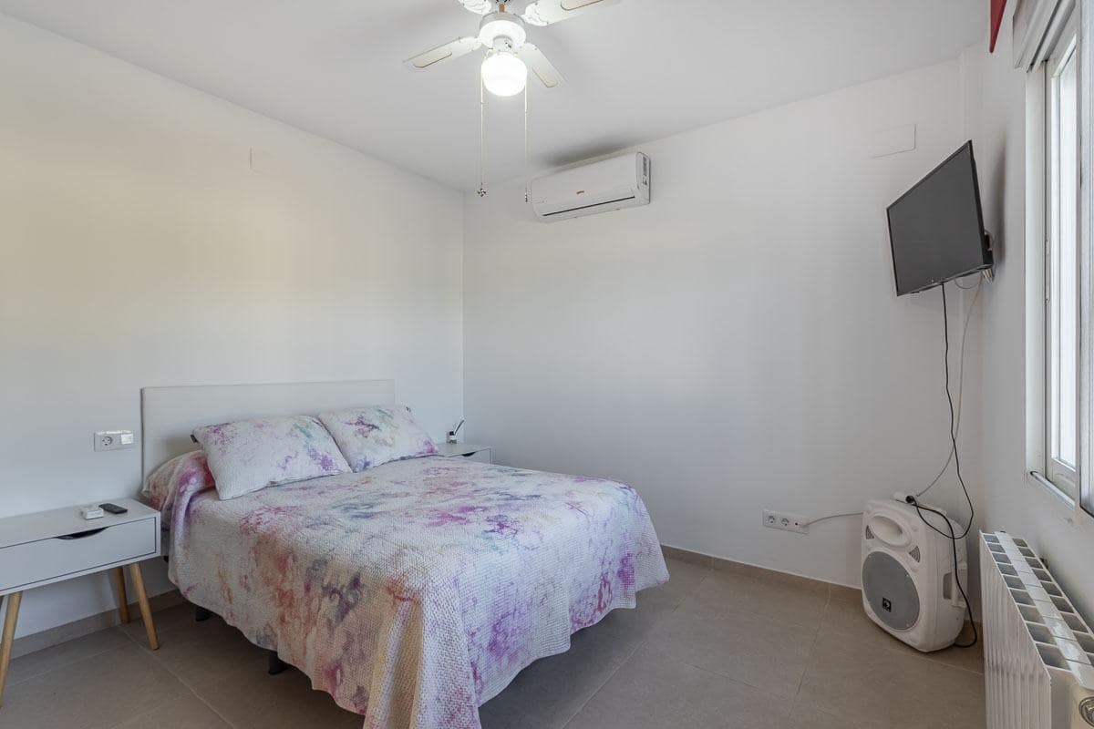 4 soveværelse Villa til salg i Moraleda de Zafayona med swimmingpool garage - € 279.000 (Ref: 9318031)