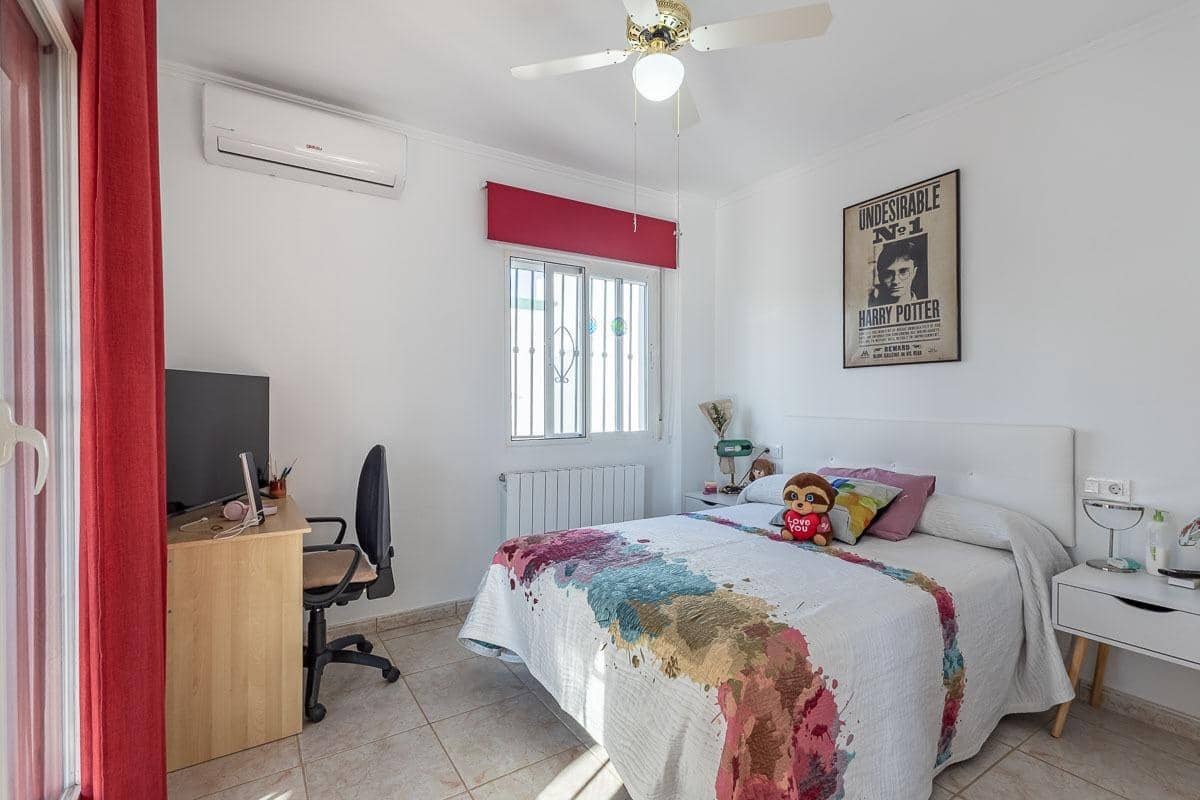 4 soveværelse Villa til salg i Moraleda de Zafayona med swimmingpool garage - € 279.000 (Ref: 9318031)