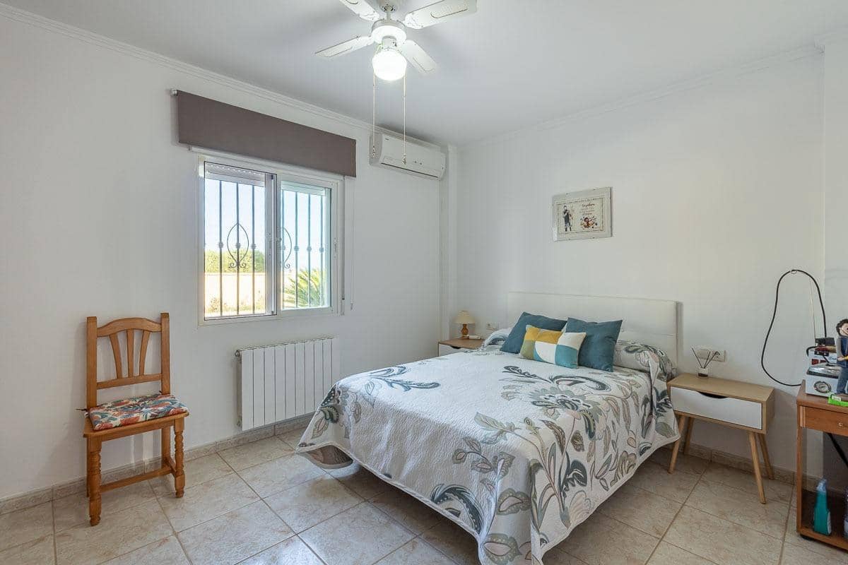 4 soveværelse Villa til salg i Moraleda de Zafayona med swimmingpool garage - € 279.000 (Ref: 9318031)