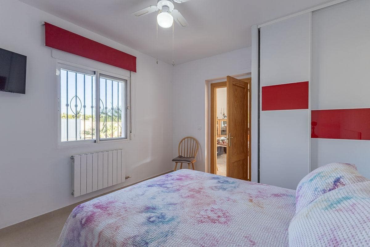 4 soveværelse Villa til salg i Moraleda de Zafayona med swimmingpool garage - € 279.000 (Ref: 9318031)