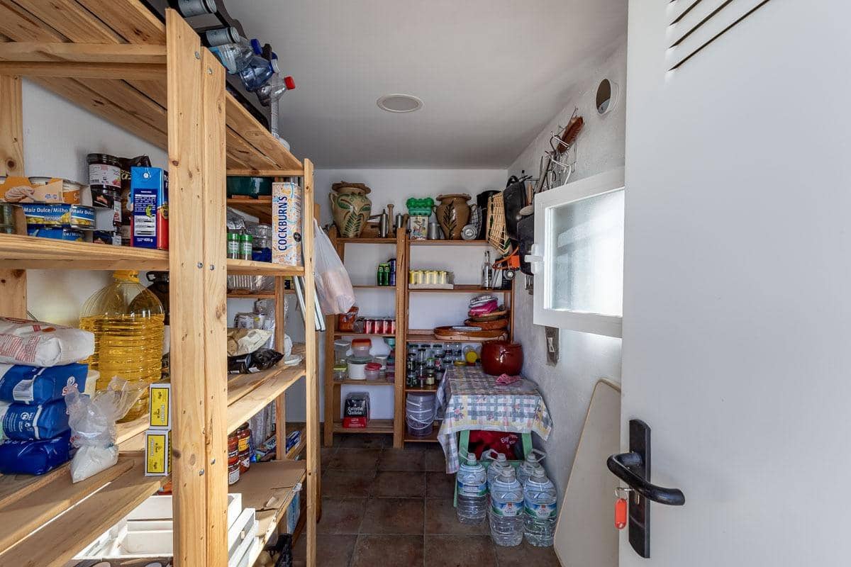 4 soveværelse Villa til salg i Moraleda de Zafayona med swimmingpool garage - € 279.000 (Ref: 9318031)