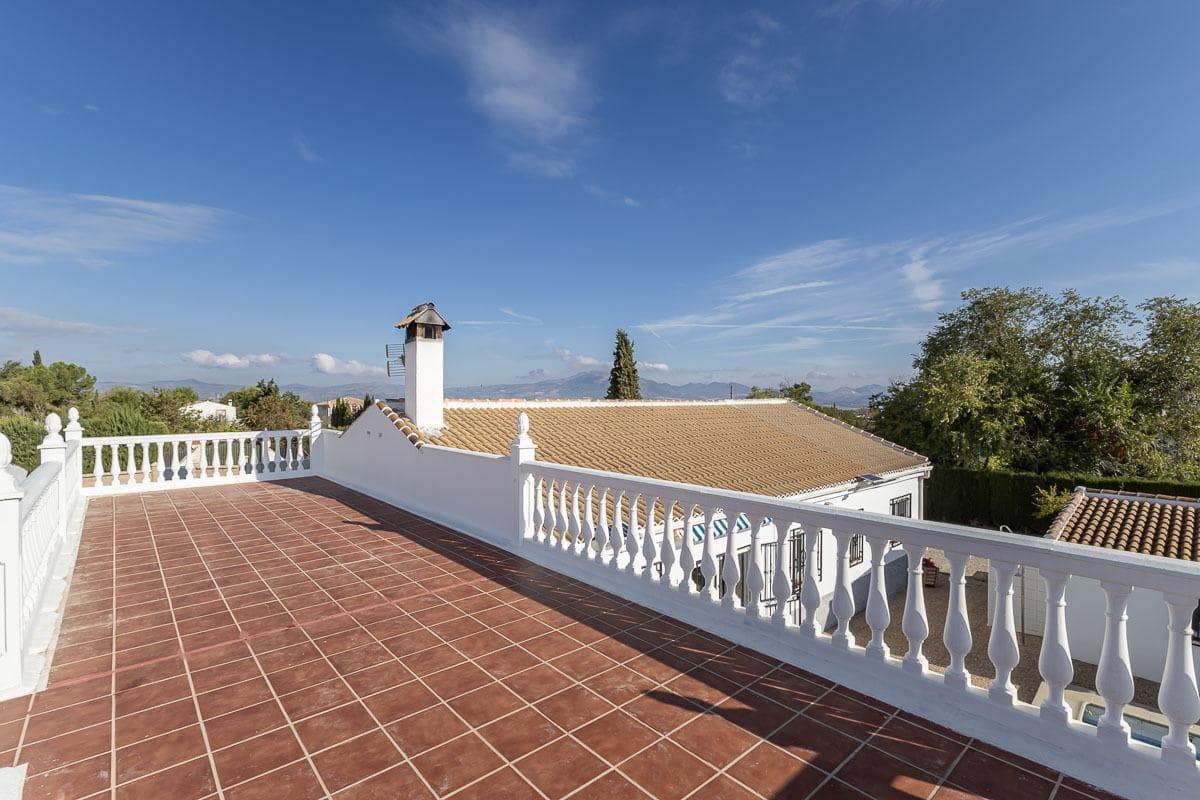 4 soveværelse Villa til salg i Moraleda de Zafayona med swimmingpool garage - € 279.000 (Ref: 9318031)