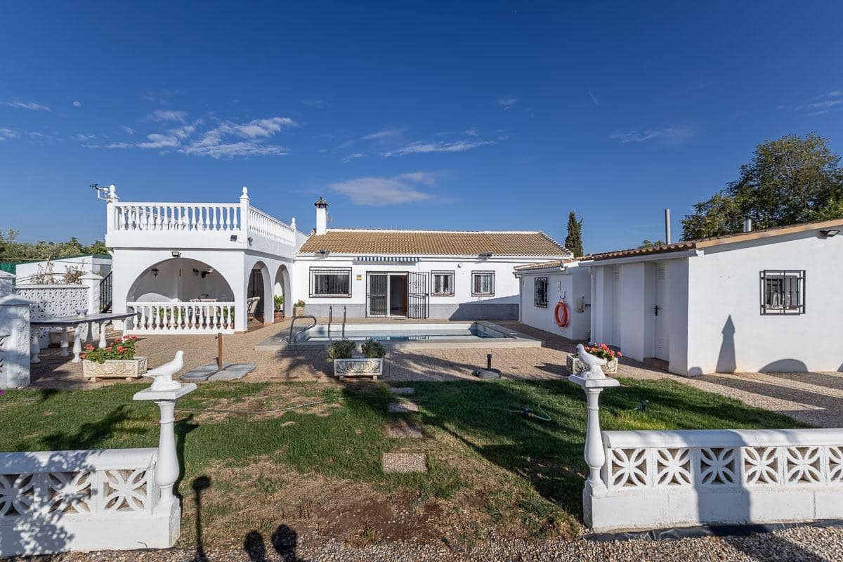 4 soveværelse Villa til salg i Moraleda de Zafayona med swimmingpool garage - € 279.000 (Ref: 9318031)