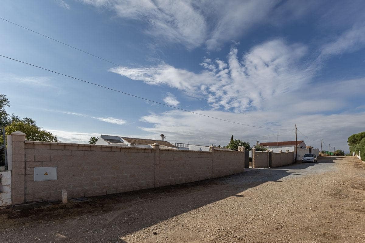 4 soveværelse Villa til salg i Moraleda de Zafayona med swimmingpool garage - € 279.000 (Ref: 9318031)