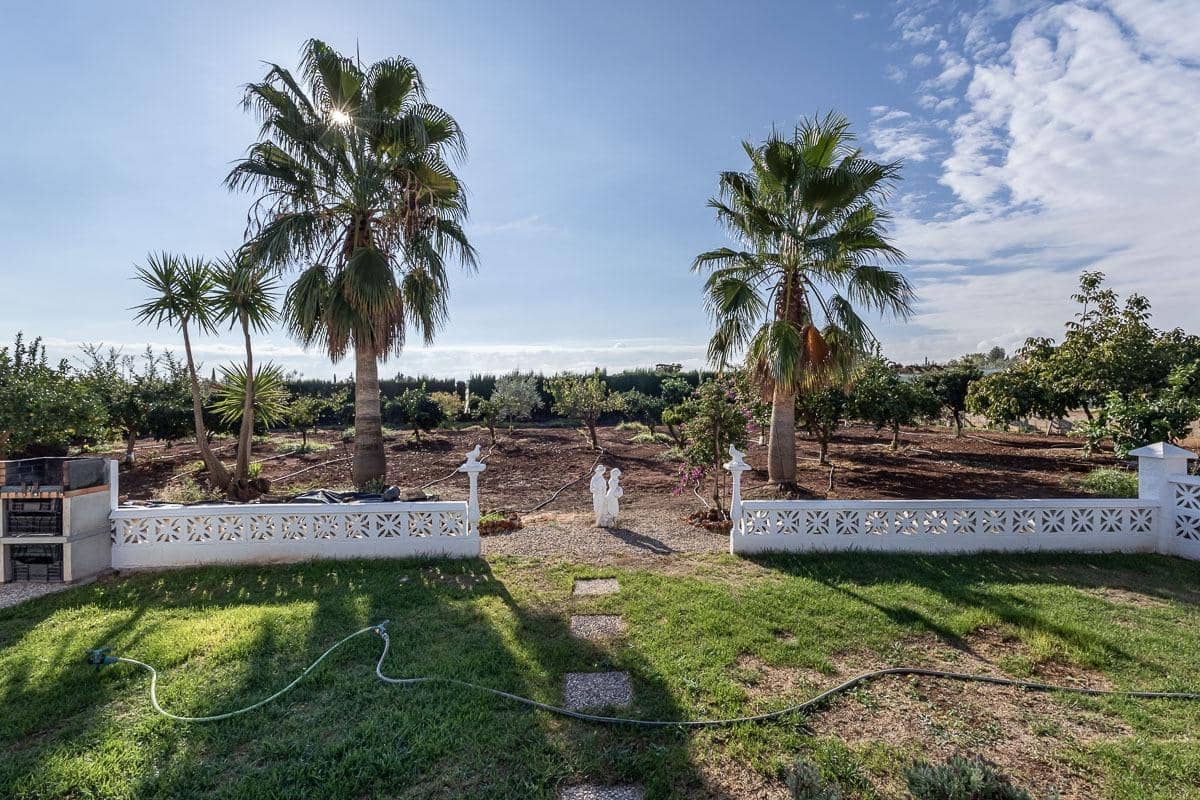 4 soveværelse Villa til salg i Moraleda de Zafayona med swimmingpool garage - € 279.000 (Ref: 9318031)