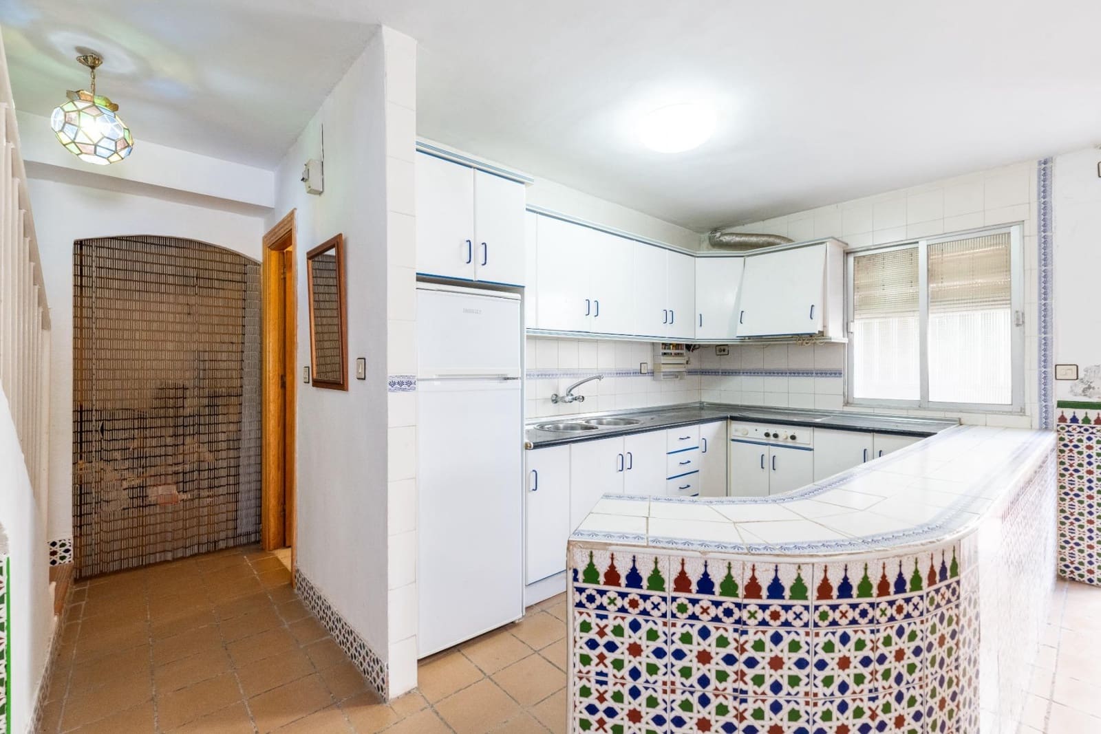 4 bedroom Villa for sale in Peligros with pool garage - € 249,900 (Ref: 9321806)