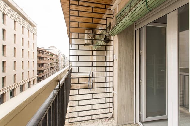 Piso de 5 habitaciones en Centro, Granada ciudad en venta - 540.000 € (Ref: 9321808)