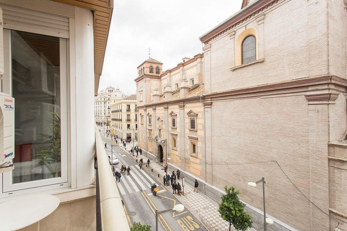 Piso de 5 habitaciones en Granada ciudad en venta - 540.000 € (Ref: 9321808)