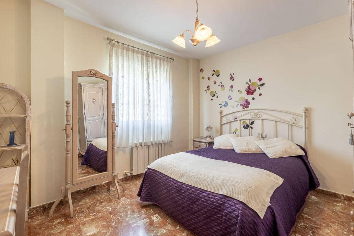 5 soveværelse Villa til salg i Peligros med garage - € 349.000 (Ref: 9330875)