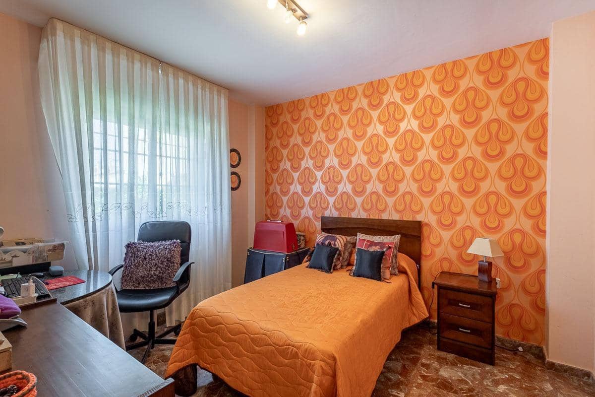 5 soveværelse Villa til salg i Peligros med garage - € 349.000 (Ref: 9330875)