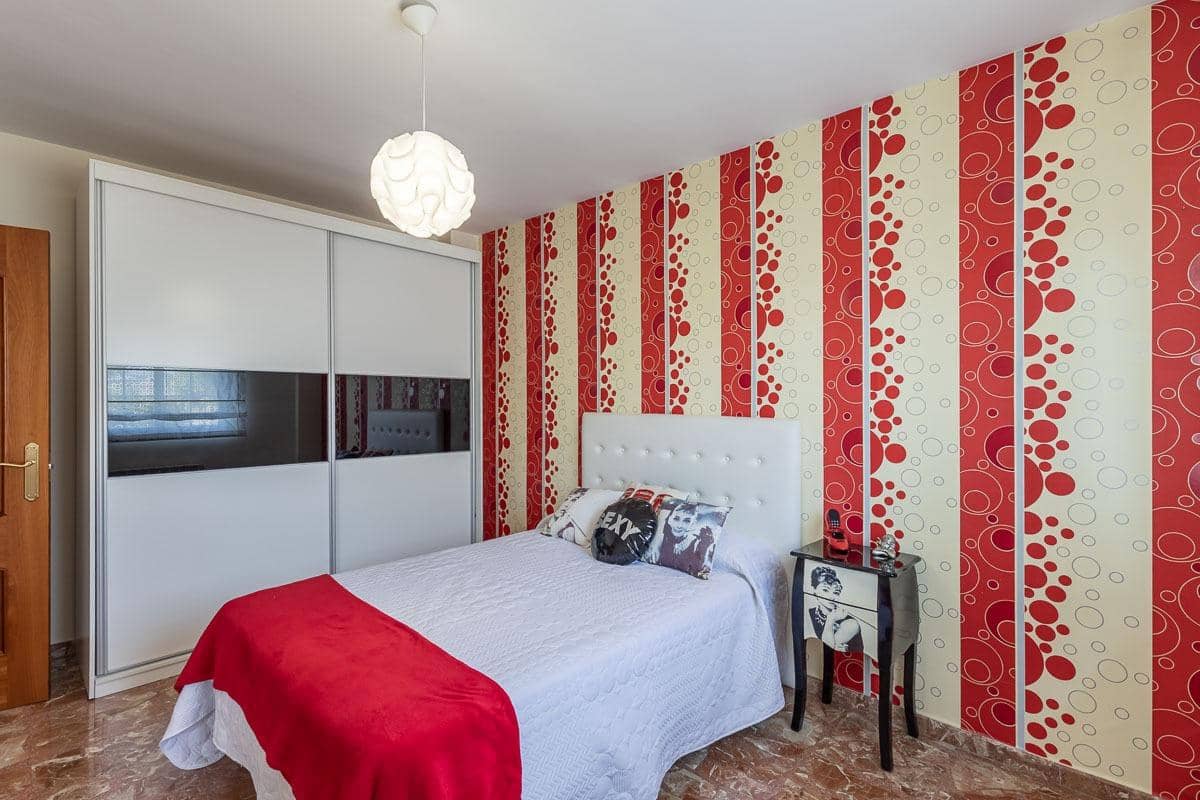 5 soveværelse Villa til salg i Peligros med garage - € 349.000 (Ref: 9330875)