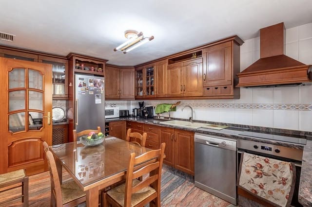 5 Zimmer Villa zu verkaufen in Peligros mit Garage - 349.000 € (Ref: 9330875)