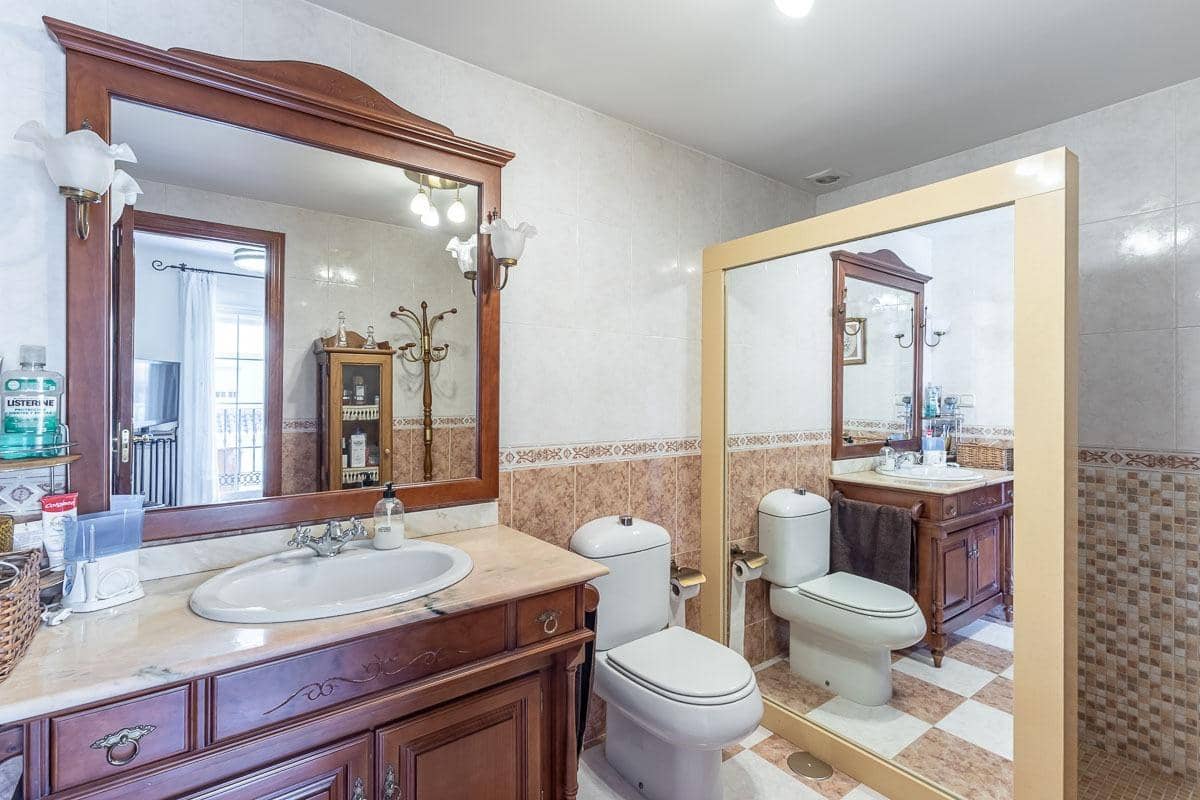 5 soveværelse Villa til salg i Peligros med garage - € 349.000 (Ref: 9330875)