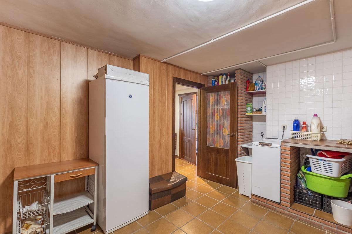 5 soveværelse Villa til salg i Peligros med garage - € 349.000 (Ref: 9330875)