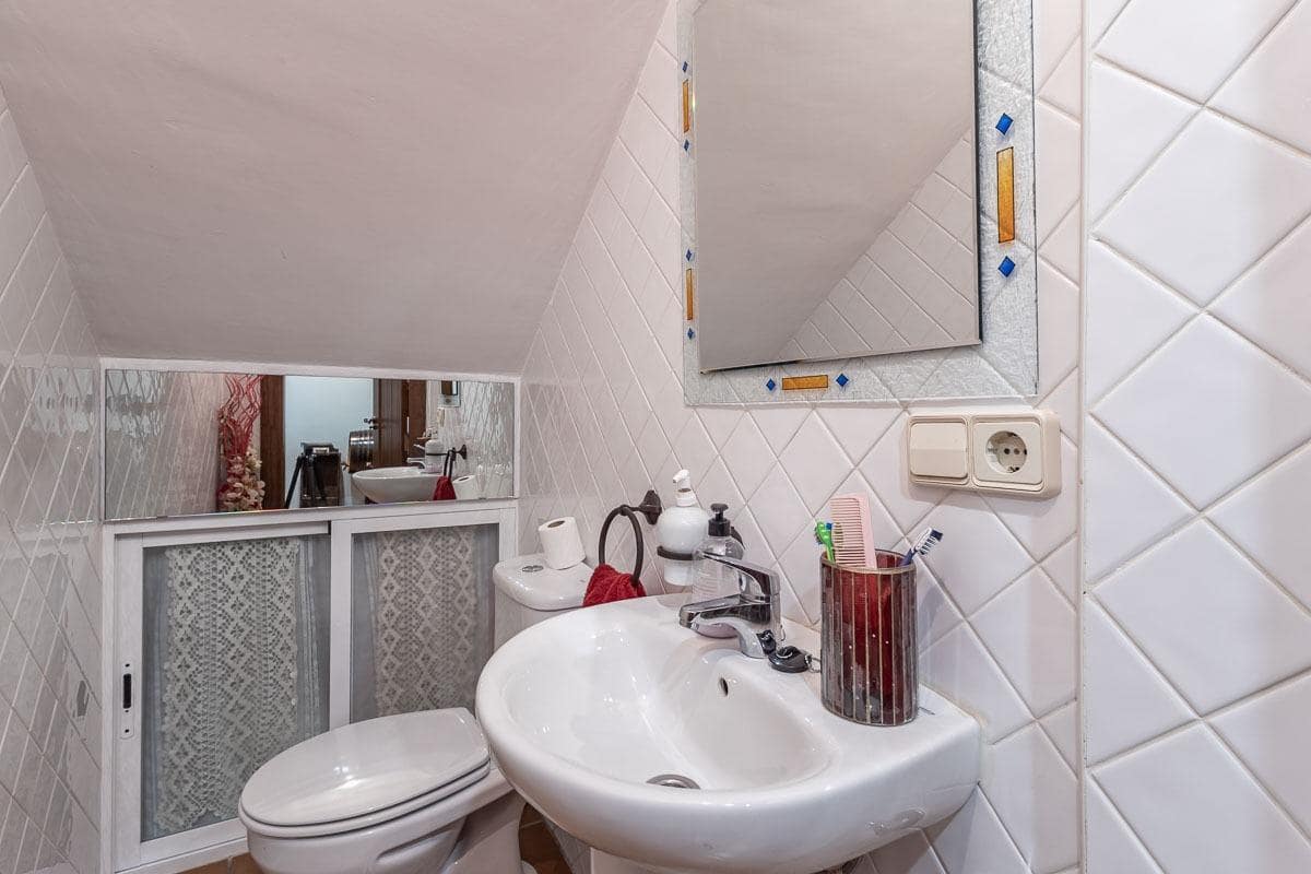 5 soveværelse Villa til salg i Peligros med garage - € 349.000 (Ref: 9330875)